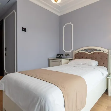 Gabriela Hotel 3*