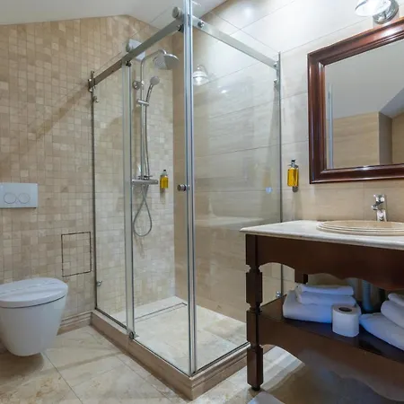 Hotel Gabriela 3*